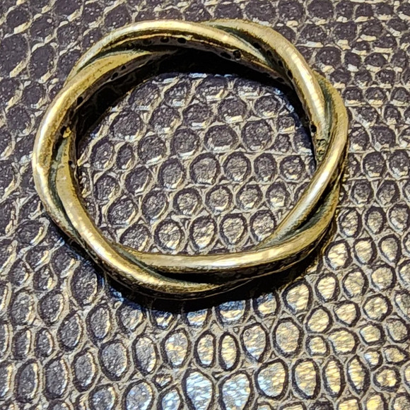 Pandora Sparkling Twisted Lines Ring - Picture 6 of 12